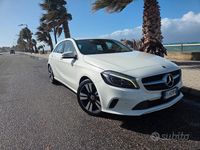Usata Mercedes A180 108 CV (79 kW) 2017 Bianco Berlina