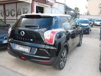 Usata Ssangyong (KGM) Tivoli 115 CV (84 kW) 2015 Nero SUV