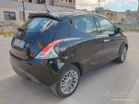 Usata Lancia Ypsilon Gold 95 CV (69 kW) 2012 Nero Utilitaria