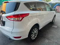 Usata Ford Kuga 120 CV (88 kW) 2016 Bianco SUV
