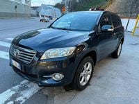 Usata Toyota RAV4 Lounge 150 CV (110 kW) 2013 Blu SUV