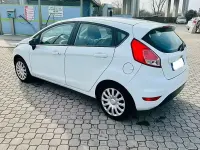 Usata Ford Fiesta 75 CV (55 kW) 2015 Bianco Utilitaria