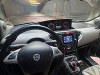 Usata Lancia Ypsilon 69 CV (50 kW) 2017 Grigio Utilitaria