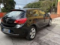 Usata Opel Astra 140 CV (102 kW) 2013 Nero Berlina