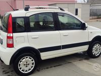 Usata Fiat Panda 4x4 69 CV (50 kW) 2012 Bianco Utilitaria
