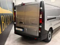 Usata Renault Trafic 101 CV (74 kW) 2018 Argento Monovolume
