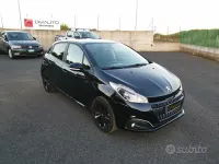 Usata Peugeot 208 75 CV (55 kW) 2018 Nero Utilitaria
