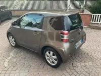 Usata Toyota iQ 68 CV (50 kW) 2012 Marrone Utilitaria
