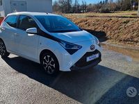Usata Toyota Aygo Connect Style 72 CV (52 kW) 2021 Bianco Utilitaria