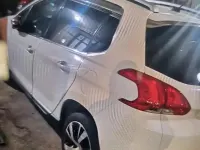 Usata Peugeot 2008 92 CV (67 kW) 2016 Bianco SUV