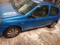 Usata Renault Clio II 75 CV (55 kW) 2004 Bluazzurro Berlina