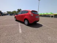 Usata Ford Fiesta 75 CV (55 kW) 2017 Rosso Utilitaria