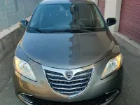 Usata Lancia Ypsilon Gold 60 CV (44 kW) 2015 Grigio Utilitaria