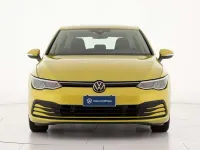 Usata VW Golf VIII Life 131 CV (96 kW) 2022 Giallo Utilitaria