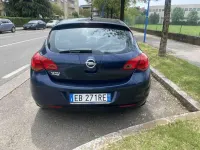 Usata Opel Astra 101 CV (74 kW) 2010 Blu/azzurro Berlina