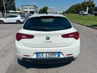 Usata Alfa Romeo Giulietta 169 CV (124 kW) 2011 Bianco Utilitaria
