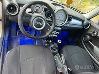 Usata Mini Cooper D 109 CV (80 kW) 2009 Bianco Utilitaria