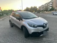 Usata Renault Captur 90 CV (66 kW) 2017 Grigio SUV