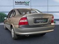 Usata Opel Vectra 75 CV (55 kW) 1996 Oro Berlina