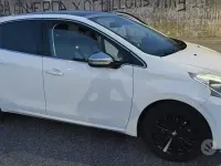 Usata Peugeot 208 82 CV (60 kW) 2017 Bianco Utilitaria