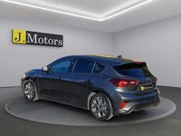 Käytetty Ford Focus ST-Line 125 HP (91 kW) 2024 Metallizzato Sedan
