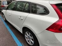 Usata Volvo V60 Kinetic 115 CV (84 kW) 2012 Bianco Station wagon