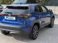 Second-hand Toyota Yaris Hybrid Trend 120 CP (88 kW) 2022 Albastru Monovolum