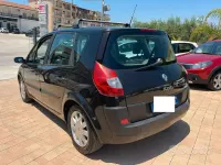 Usata Renault Scénic 106 CV (77 kW) 2008 Grigio Monovolume