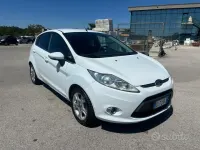 Usata Ford Fiesta Titanium 68 CV (50 kW) 2011 Bianco Berlina