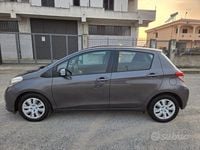 Usata Toyota Yaris Lounge 90 CV (66 kW) 2013 Utilitaria