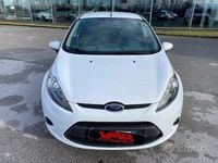 Usata Ford Fiesta 70 CV (51 kW) 2011 Bianco Utilitaria
