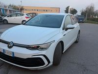 Usata VW Golf VII R-line 150 CV (110 kW) 2021 Bianco Utilitaria