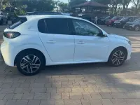 Usata Peugeot 208 Allure 101 CV (74 kW) 2021 Bianco Utilitaria