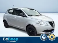 Usata Lancia Ypsilon 69 CV (50 kW) 2015 Grigio metallizzato Utilitaria