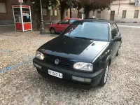 Begagnad VW Golf Cabriolet 101 HK (74 kW) 1998 Svart Cab