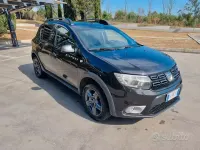 Usata Dacia Sandero Stepway 90 CV (66 kW) 2017 Nero Berlina