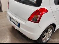 Usata Suzuki Swift 75 CV (55 kW) 2008 Bianco Utilitaria