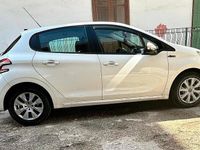 Usata Peugeot 208 Allure 68 CV (50 kW) 2014 Bianco Utilitaria