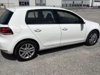 Usata VW Golf VI 105 CV (77 kW) 2011 Bianco Utilitaria