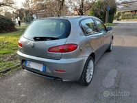 Usata Alfa Romeo 147 120 CV (88 kW) 2006 Grigio Utilitaria