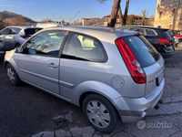 Usata Ford Fiesta Ghia 74 CV (54 kW) 2007 Argento Utilitaria