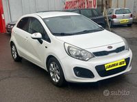 Usata Kia Rio Active 75 CV (55 kW) 2013 Bianco Berlina