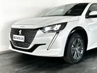 Usata Peugeot e-208 Allure 100 kW (136 CV) 2022 Bianco Utilitaria