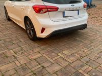 Usata Ford Focus 125 CV (91 kW) 2019 Bianco Berlina