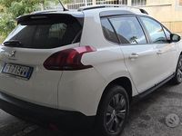 Usata Peugeot 2008 Allure 81 CV (59 kW) 2019 Bianco SUV
