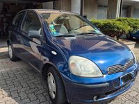 Usata Toyota Yaris 86 CV (63 kW) 2000 Blu Utilitaria