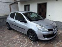 Usata Renault Clio II Dynamique 75 CV (55 kW) 2007 Berlina