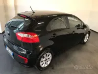 Usata Kia Rio Active 84 CV (61 kW) 2016 Nero Utilitaria