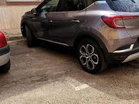 Usata Renault Captur 101 CV (74 kW) 2023 Grigio SUV