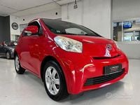Usata Toyota iQ Sol 68 CV (50 kW) 2009 Rosso Utilitaria